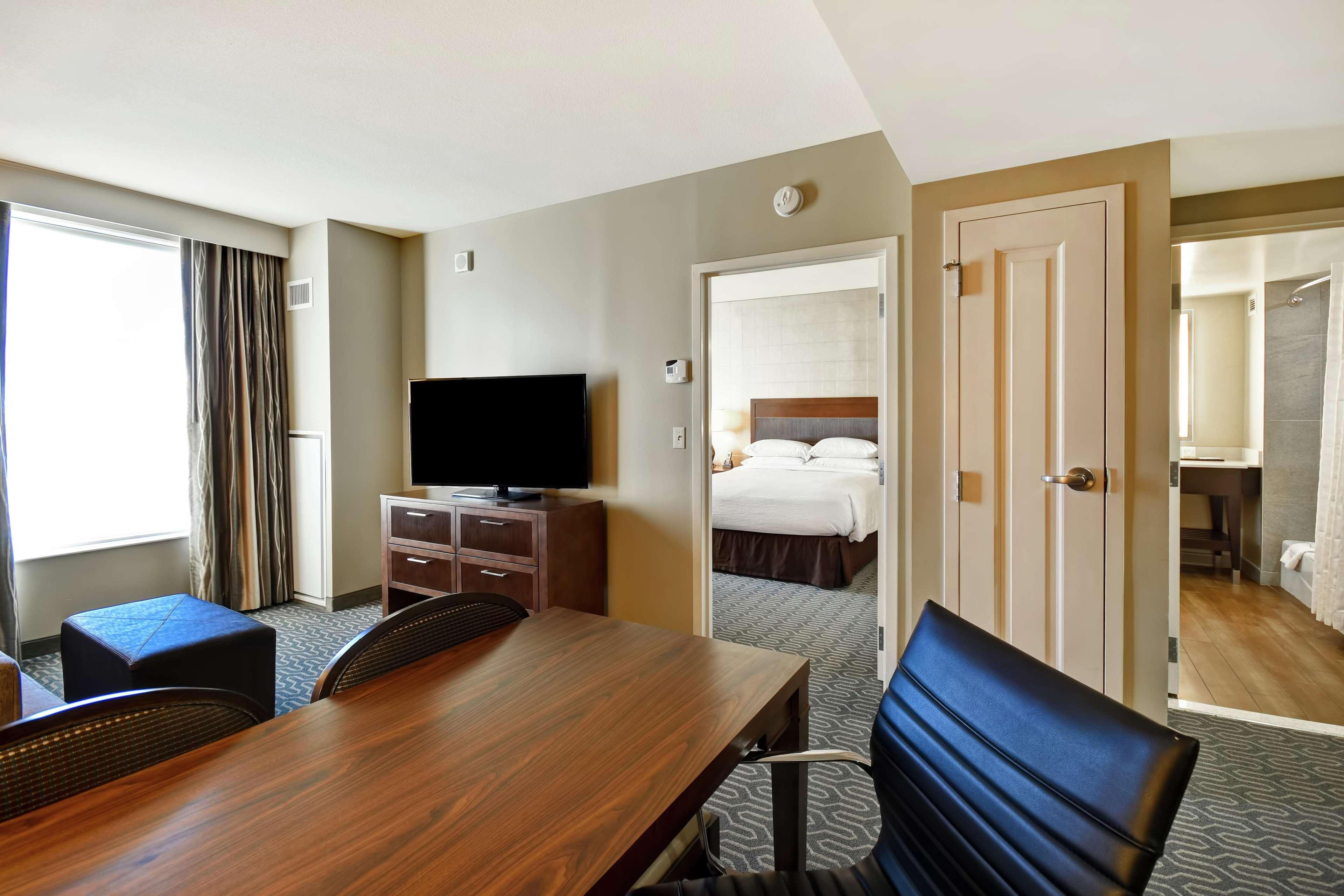 Embassy Suites Springfield Extérieur photo