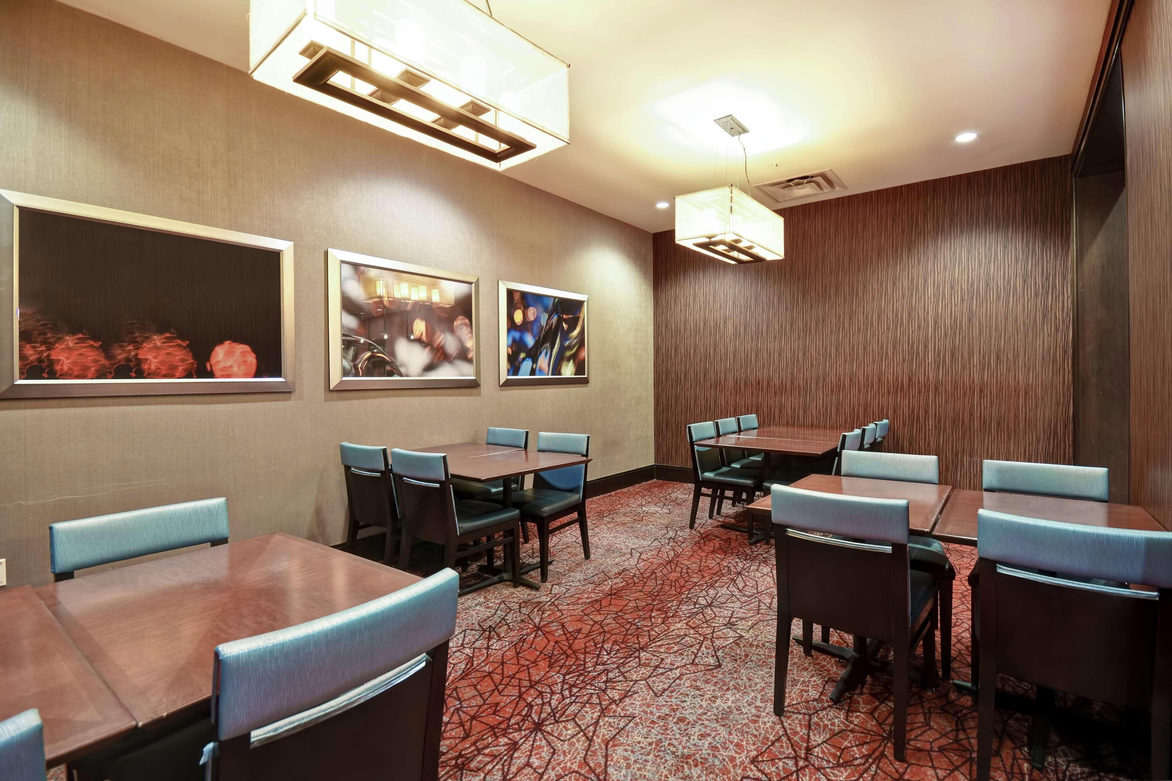 Embassy Suites Springfield Extérieur photo