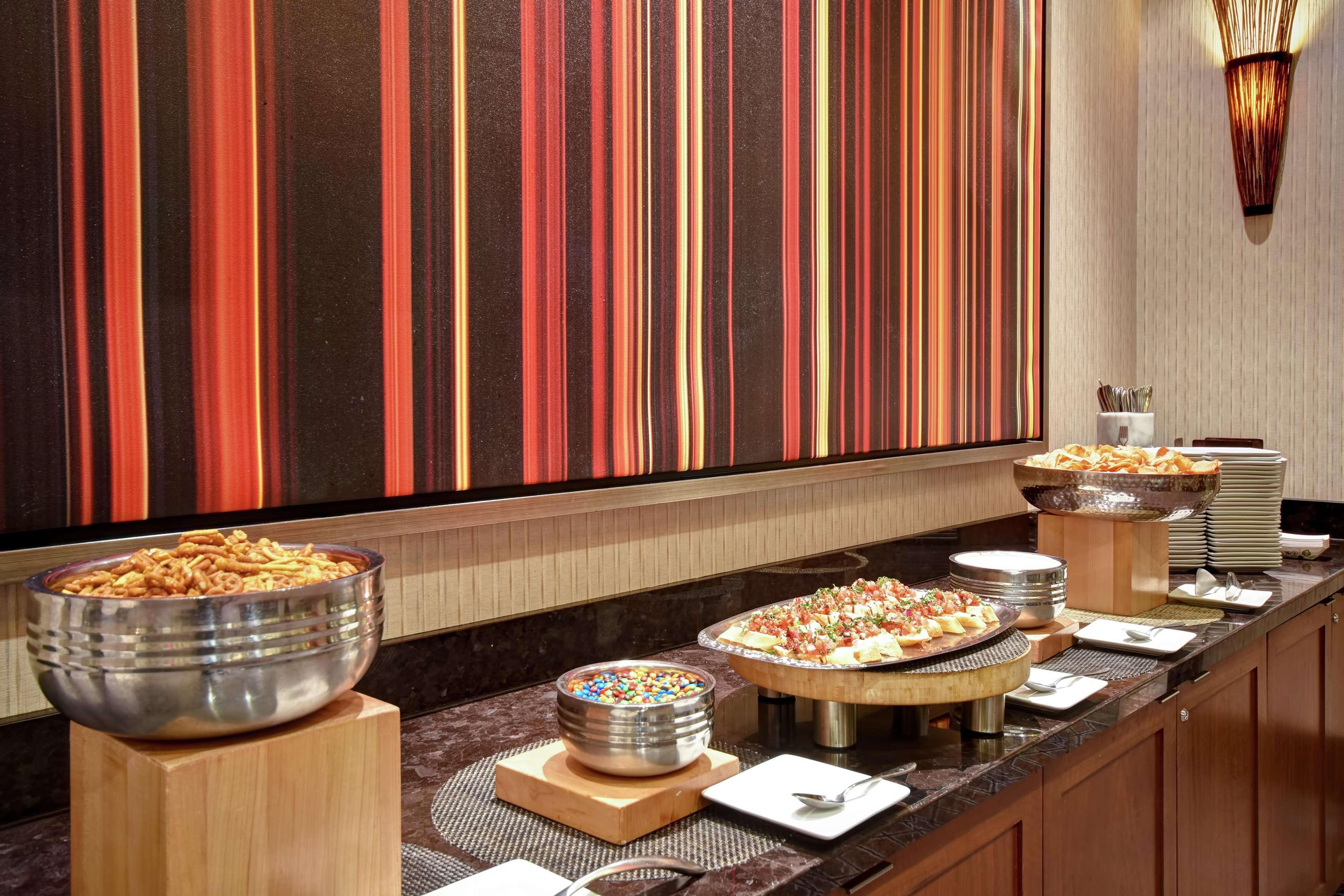 Embassy Suites Springfield Extérieur photo