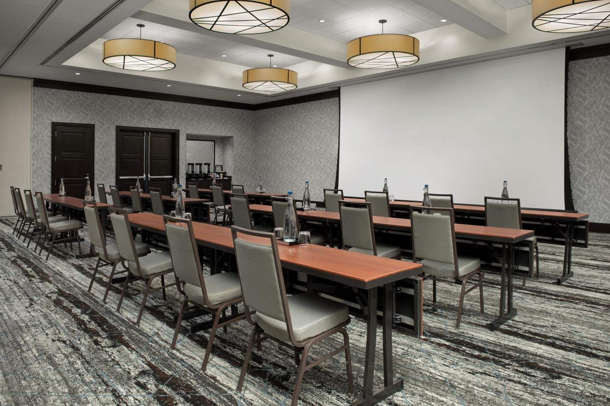 Embassy Suites Springfield Extérieur photo